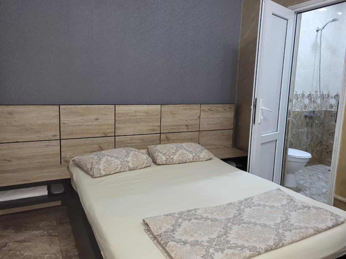 Ralina Restaurant and Hotel Ararat Bagian luar foto