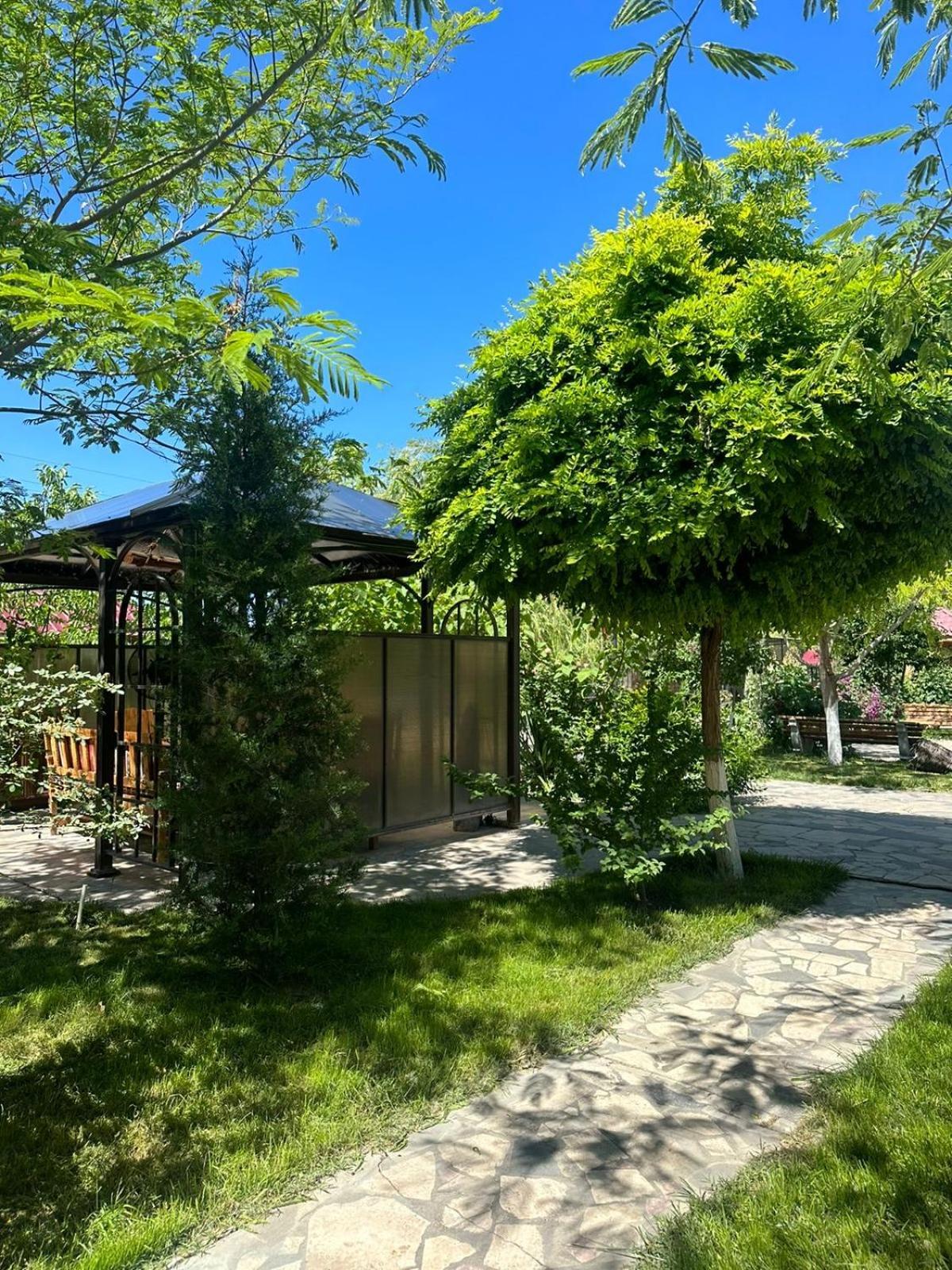 Ralina Restaurant and Hotel Ararat Bagian luar foto