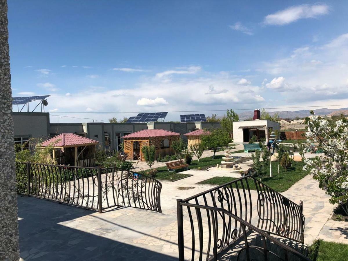 Ralina Restaurant and Hotel Ararat Bagian luar foto